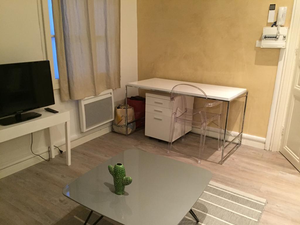 Studio Rossini Apartment Нарбон Екстериор снимка